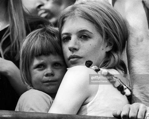 Marianne Faithfull Mick Jaggers Companion And Her Son Nicholas Nachrichtenfoto Getty Images