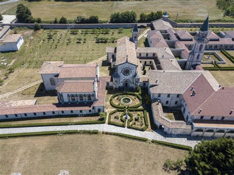 Vista Aérea De La Certosa Di Serra San Bruno Monasterio Certosino