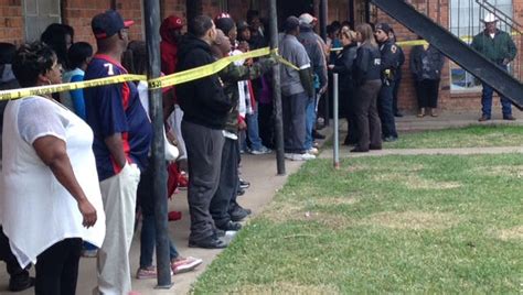 A Crowd Gathered At An Apartment Complex Jan Y 2015 After A Freeport