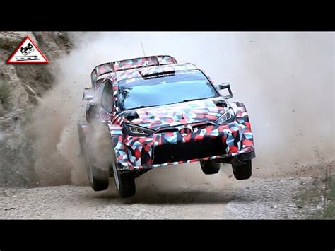 Gravel Test Elfyn Evans Toyota Yaris Rally Passats De Canto