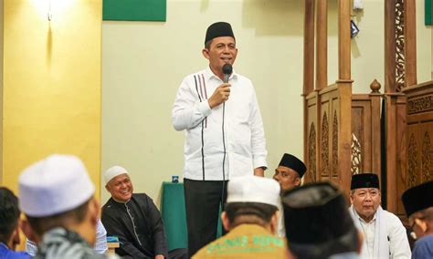 Gubernur Ansar Ajak Umat Islam Berlomba Lomba Kebaikan Di 10 Malam