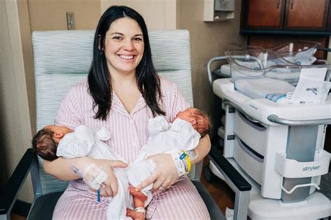 Us Woman With Rare Double Uterus Gives Birth To Twin Girls Breitbart