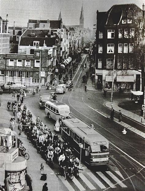 Haarlemmerplein Met Op De Achtergrond De Haarlemmerdijk En De Kerk De