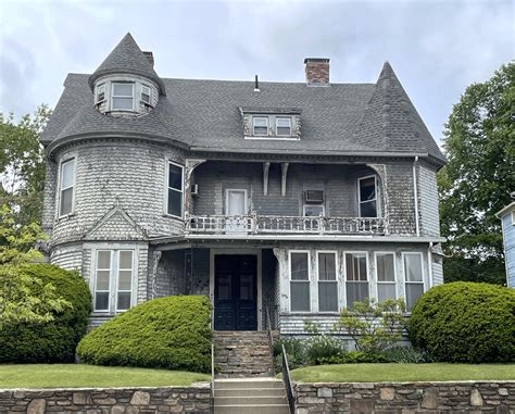 Preservation Worcester's 2025 Most Endangered Structures — streetlamps