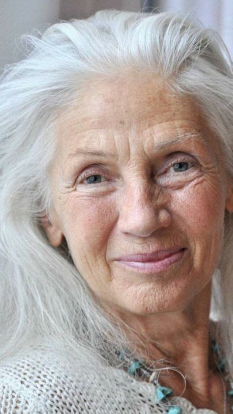 Pin By Nancy On Of A Certain Age In 2019 Long Gray Hair Ageless Beauty Beautiful Old Woman