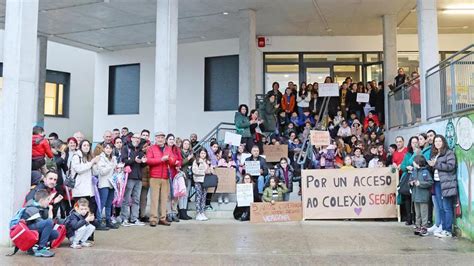 La Comunidad Educativa Del Colegio Igrexa De Chapela Exige La Mejora De