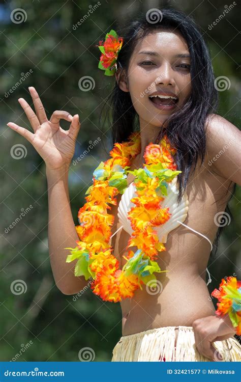 Hawaii Hula Dancer Stock Image Image Of Gesture Flower 32421577