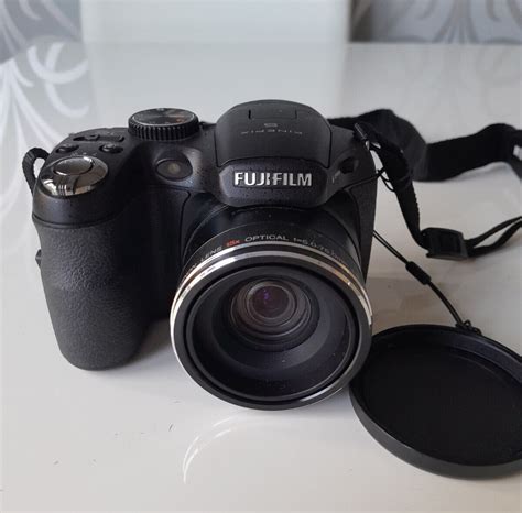 Fujifilm FinePix S Series S1600 12 2MP Digital Camera Black