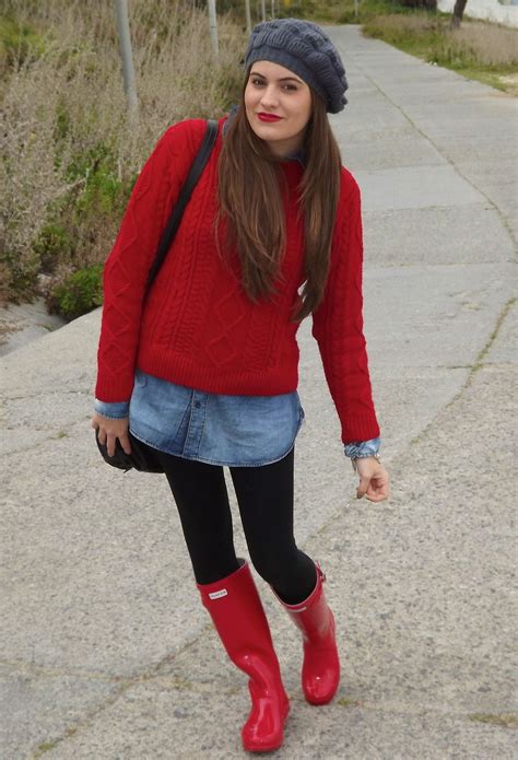 Red Boots With Tights Winter Fashion Outfits Red Hunters Boots