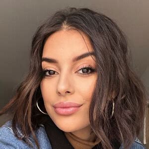 Miss Raisa - Age, Family, Bio | Famous Birthdays