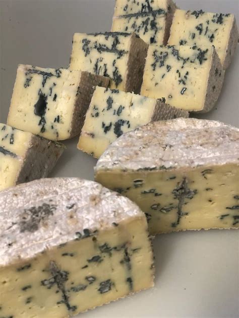 This Is The Reason Why Blue Cheese Is Actually Blue Sbs Food