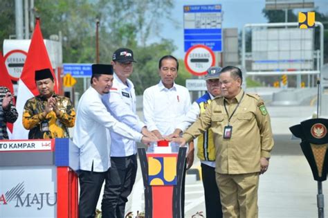 Presiden Jokowi Resmikan Ruas Inpres Jalan Daerah Sepanjang Km Di