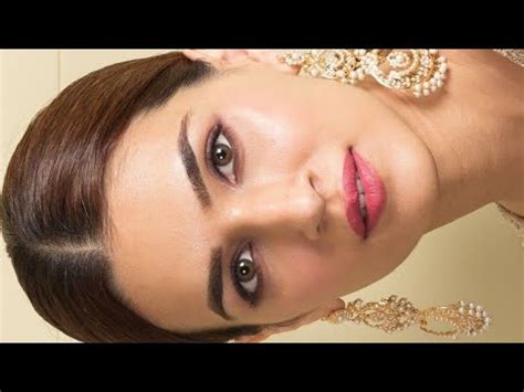 Kriti Sanon Hot Vertical Face Expression Looks Actresses Hot