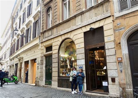 14 Best Shops and Markets in Rome