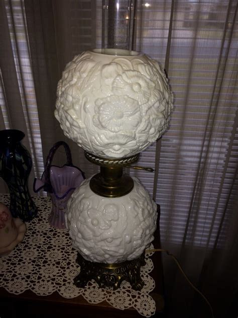 Vintage Fenton Milk Glass Poppy Lamp Gwtw By Oddsendsmyhamptoninn