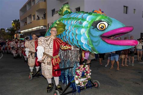 El Entierro De La Sardina Despide El Carnaval Costa Mog N De La India