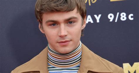 Actor Miles Heizer Attends The Mtv Movie And Tv Awards At The Barker Hangar In Santa Monica