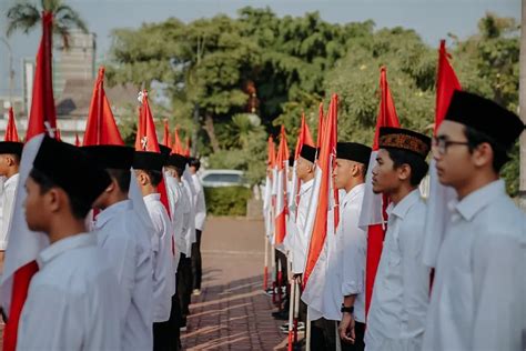 Hut Ke 78 Ri Ribuan Bendera Merah Putih Siap Berkibar Sampai Pelosok Desa Di Karawang