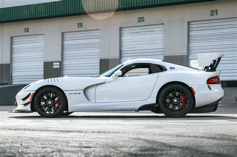 AUTOMOBIL REVUE US Cars Dodge Viper GTS R Commemorative Edition