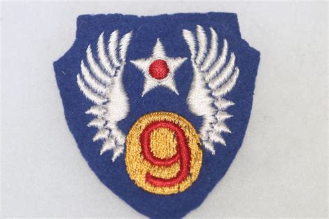 ORIGINAL WW2 US 9th ARMY AIR FORCE CLOTH SHOULDER PATCH 4 ON FELT