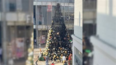 Se Incendia Rbol De Navidad