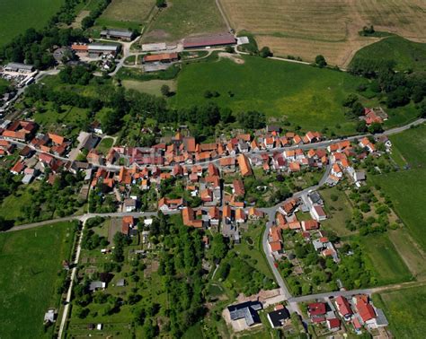 Buhla Von Oben Stadtrand Mit Landwirtschaftlichen Feldern In Buhla Im