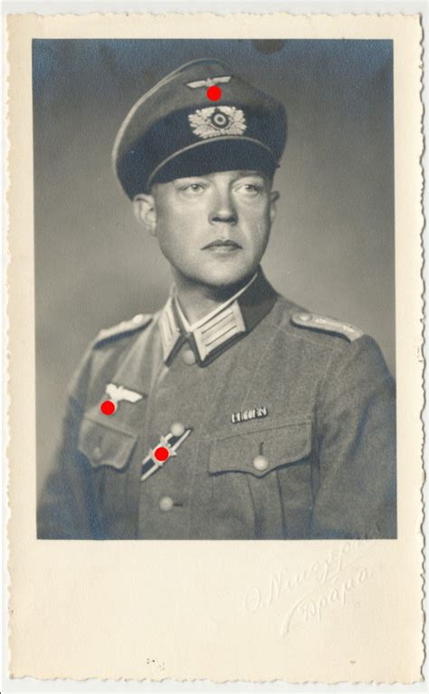 Wehrmacht Portrait Foto Offizier Mit Wiederholungsspange Zum Eisernen