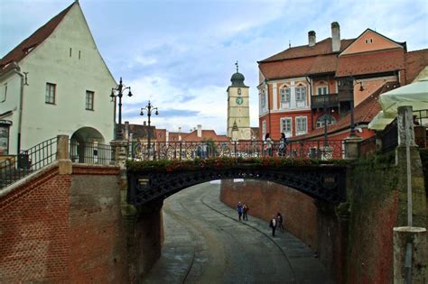 Il Ponte Delle Bugie A Sibiu E Vecchi Monumenti Storici Coperti In Neve