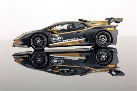 Lamborghini Huracán Super Trofeo EVO Collector 2019 1 43 Looksmart Models