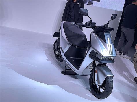 Gogoro Pulse全新旗艦車款預賞，三車型售價109800元起，1025吋觸控式數位儀表數位矩陣式頭燈業界首創！ Yahoo奇