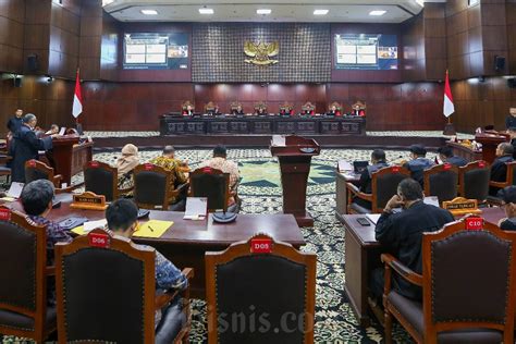 Jadi Saksi Sidang Mk Faisal Basri Singgung Politik Gentong Babi Dan