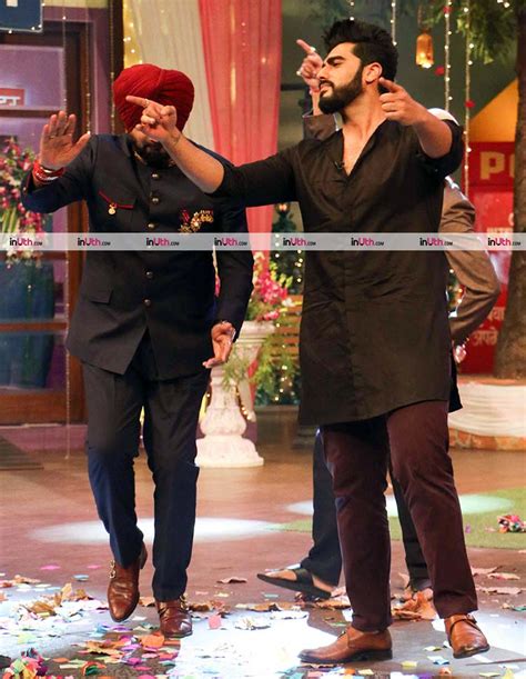 arjun kapoor performing with navjot singh sidhu on the kapil sharma ...