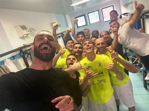 Calcio A Prima Vittoria Per La Siac Messina Contro Il Futsal