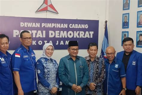 Kembalikan Formulir Pendaftaran Bakal Calon Walikota Ke Demokrat