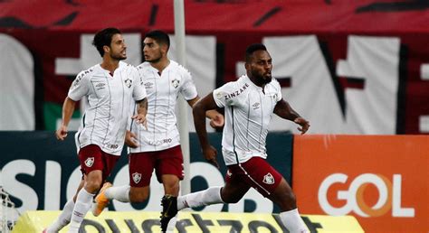 Fluminense Vira Sobre O Flamengo E Mant M Rival Longe Da Lideran A