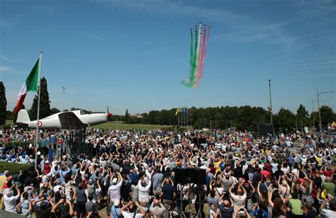 Le Frecce Tricolori Sorvolano Modena Video 24Emilia