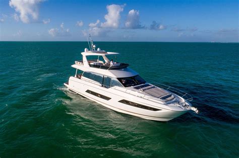 Yacht Prestige 680 F Line Luxury Yachts Yacht