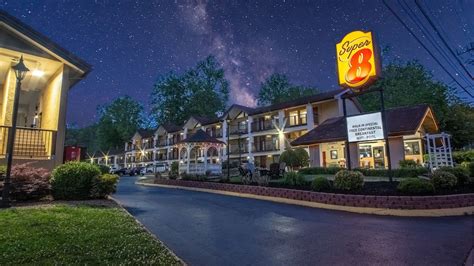 Super 8 By Wyndham Downtown Gatlinburg At Convention Center Gatlinburg Tennessee Us