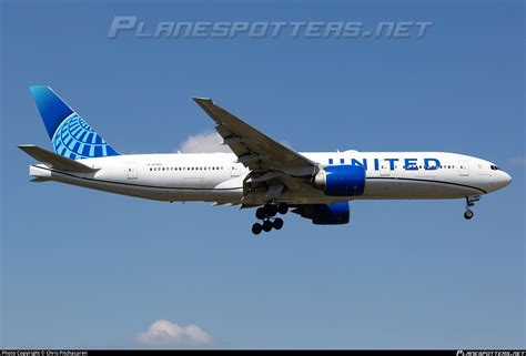 N United Airlines Boeing Er Photo By Chris Pitchacaren Id