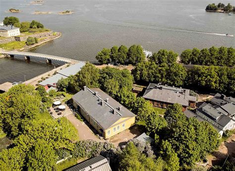 Yhteystiedot | Suomenlinna | Bastion Bistro