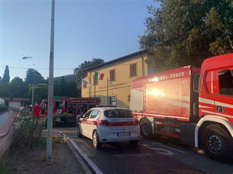 Prato Morti Carbonizzati Nell Incendio Al Poligono Di Galceti Chi