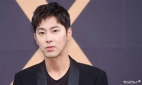 방역수칙 위반 유노윤호 광고서 사라졌다빠른 손절 엑s 이슈