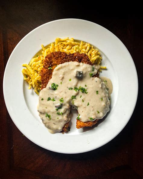 [homemade] Chicken Schnitzel With A Creamy Mushroom Sauce And A Garlic Herbed Spätzle R Foodporn