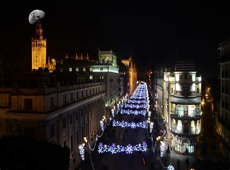 Gelán Noticias El Ayuntamiento de Sevilla amplia la iluminación de las