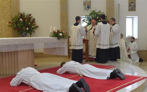 Legionarios de Cristo Cardenal Ezzati a nuevos diáconos Sean signos