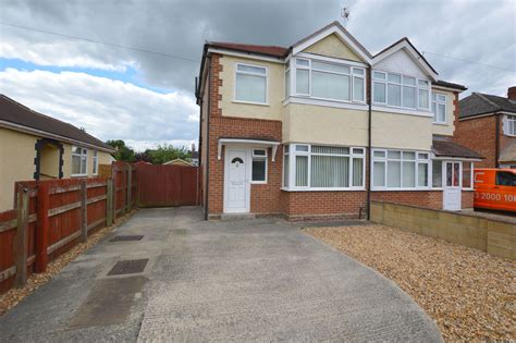 3 Bed Semi Detached House For Sale In Woodstock Gardens Melksham Sn12