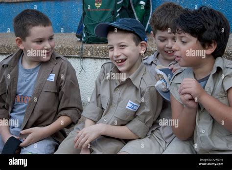 Jóvenes Exploradores Fotografías E Imágenes De Alta Resolución Alamy