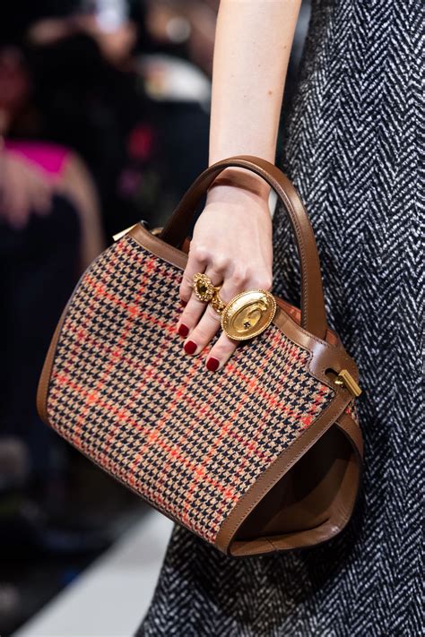 Oscar De La Renta Fall 2019 Ready To Wear Fashion Show Fall Handbags