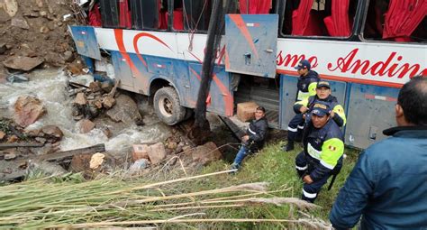 Áncash Bus cae a quebrada y dos pasajeros quedan heridos de gravedad