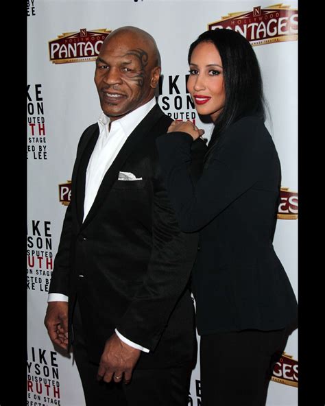 Photo Mike Tyson et sa femme Kiki lors de l avant première de son